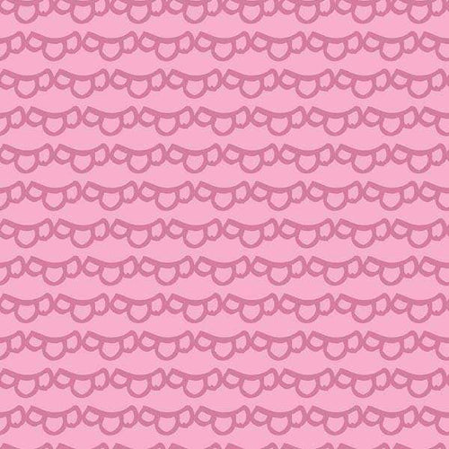 Repeated scalloped chain pattern in shades of pink