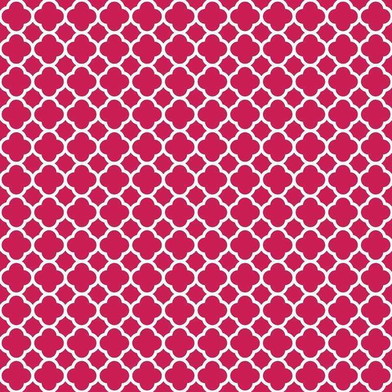 Seamless pink quatrefoil pattern on a white background